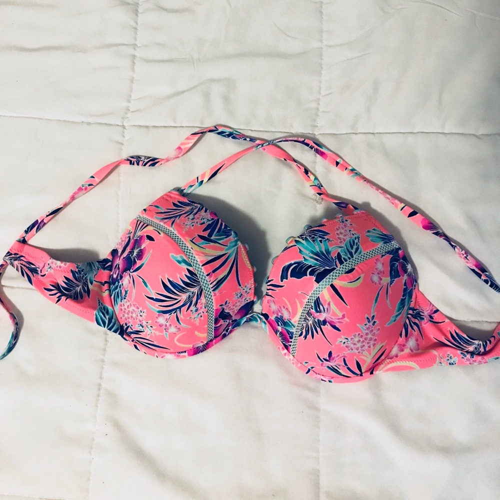 Floral bikini top with push up!